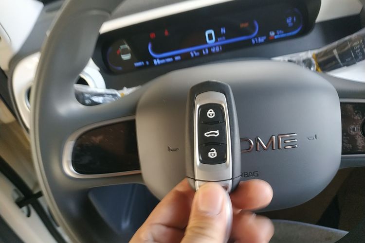 吉利银河 熊猫 2025款 210km 元气熊中控内饰11