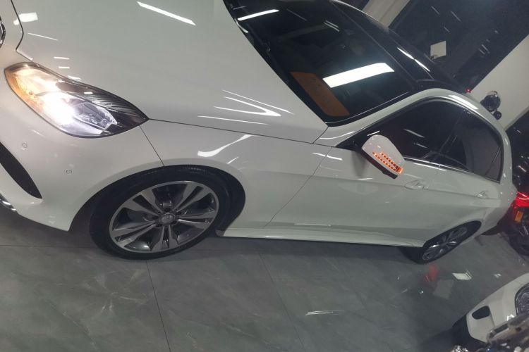 奔驰E级 2015款 E 260 L 运动时尚型车身外观4