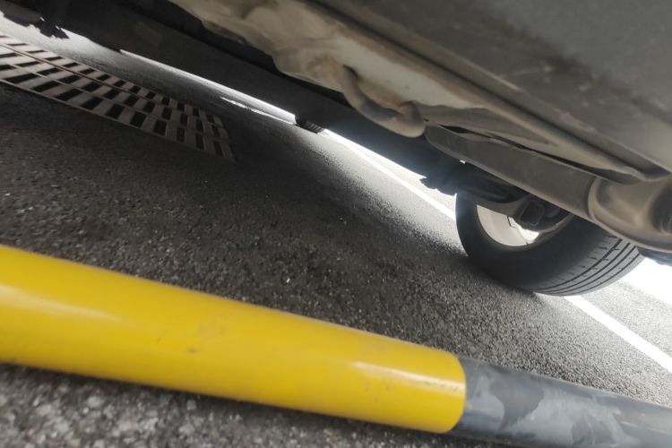 现代 朗动 2013款 1.6L 自动尊贵型局部细节9003