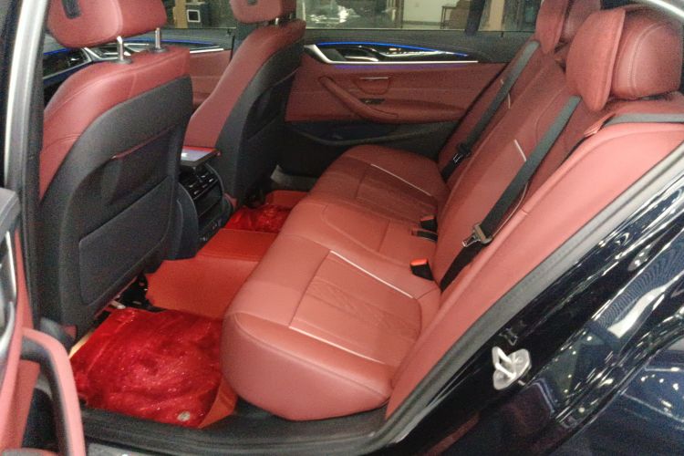 宝马5系 2022款 改款二 525Li M运动套装中控内饰7004