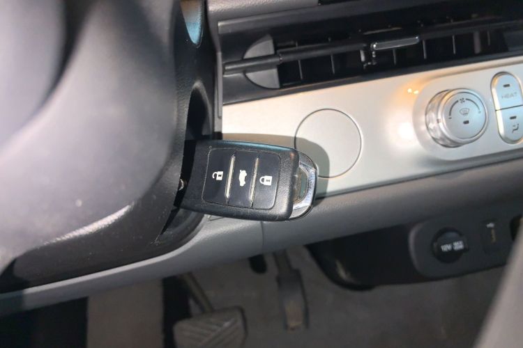 长安启源 长安Lumin 2022款 210km 香甜款中控内饰7001