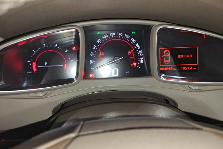 DS 5LS 2014款 1.6T 豪华版THP160中控内饰14