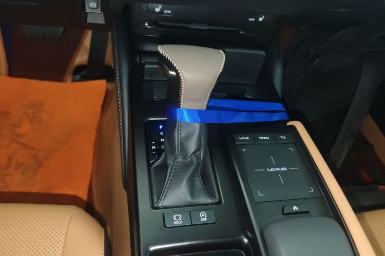 雷克萨斯ES 2021款 200 卓越版中控内饰18