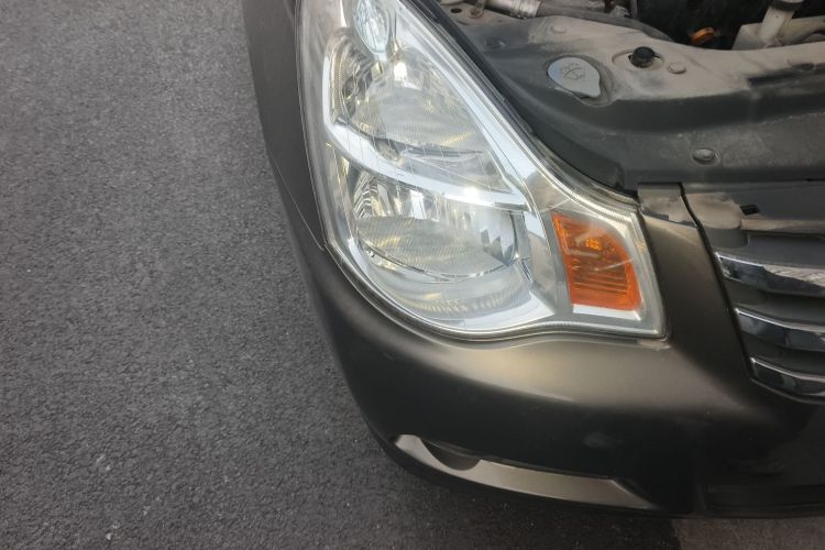 日产 轩逸 2012款 经典 1.6XE 手动舒适版车身外观8