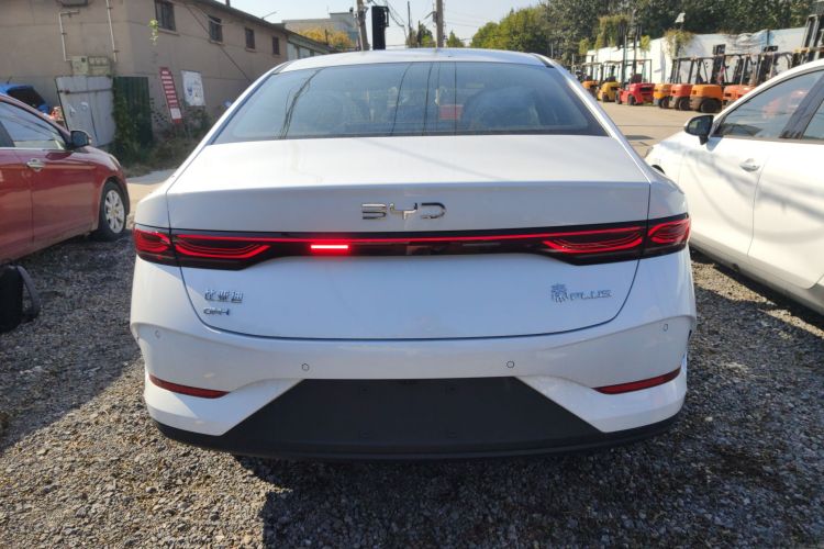 比亚迪 秦PLUS 2025款 DM-i 智驾版 55KM领先型车身外观6004