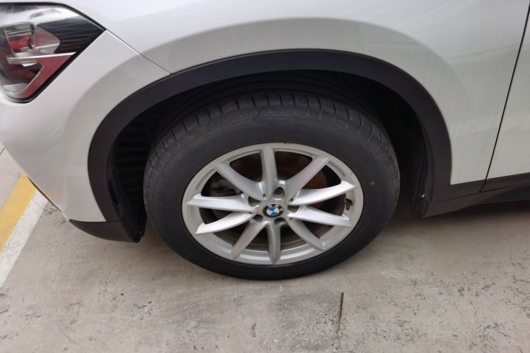 宝马X1 2016款 sDrive18Li 时尚型车身外观35