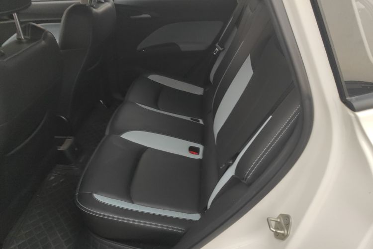 哪吒汽车 哪吒V 2021款 长续航娱乐版中控内饰7004