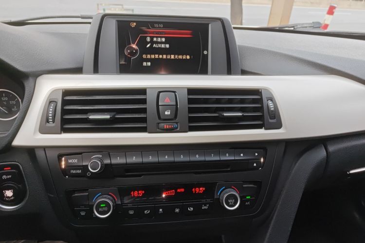 宝马3系 2015款 320Li 超悦版时尚型中控内饰16