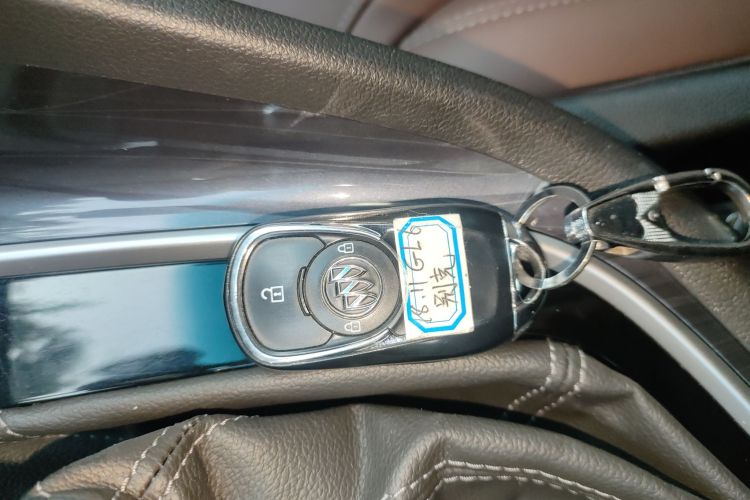 别克GL6 2018款 18T 6座尊贵型中控内饰7001