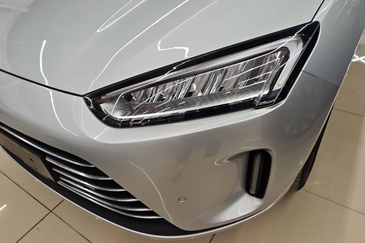 鸿蒙智行 问界M5 2022款 增程四驱性能版局部细节36