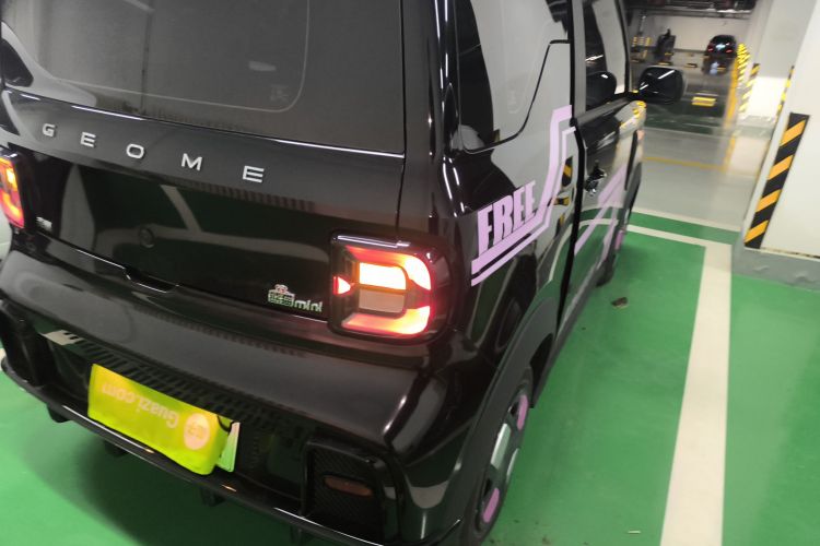 吉利银河 2025款 210km 熊猫卡丁车身外观9