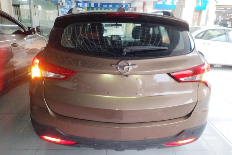 海马S5 2016款 1.5T CVT创享版车身外观6