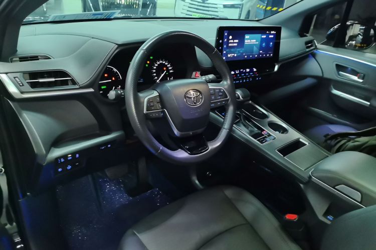 丰田 赛那SIENNA 2021款 2.5L混动 尊贵版中控内饰7002