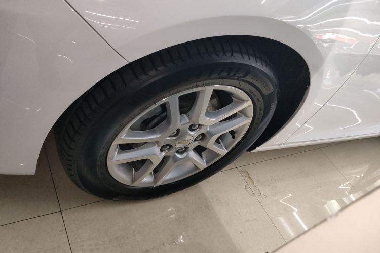 雪佛兰 迈锐宝 2016款 1.6T 自动舒适版车身外观35