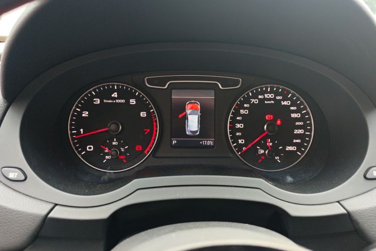 奥迪Q3(进口) 2012款 35 TFSI quattro 舒适型局部细节14