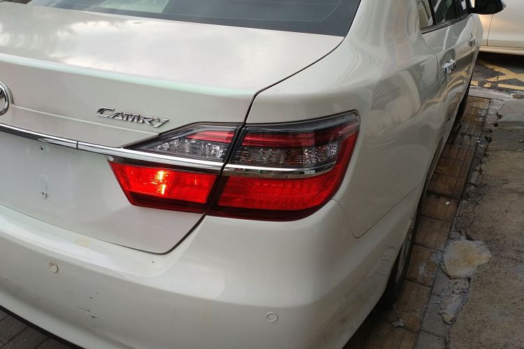 丰田 凯美瑞 2016款 2.0E 十周年纪念精英版车身外观6006