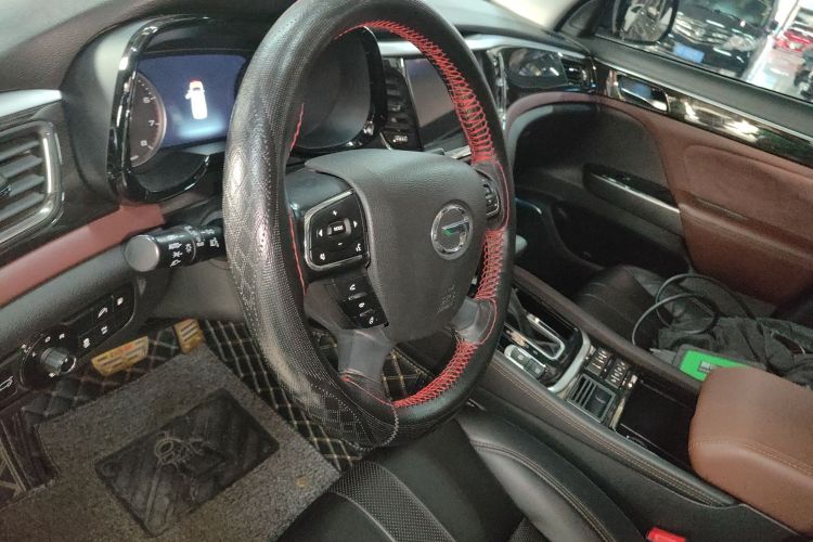 广汽传祺 传祺GS8 2017款 320T 两驱豪华智联版（七座）中控内饰13