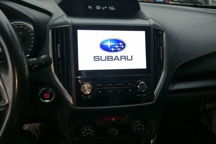 斯巴鲁 森林人 2020款 2.0i 豪华版中控内饰16