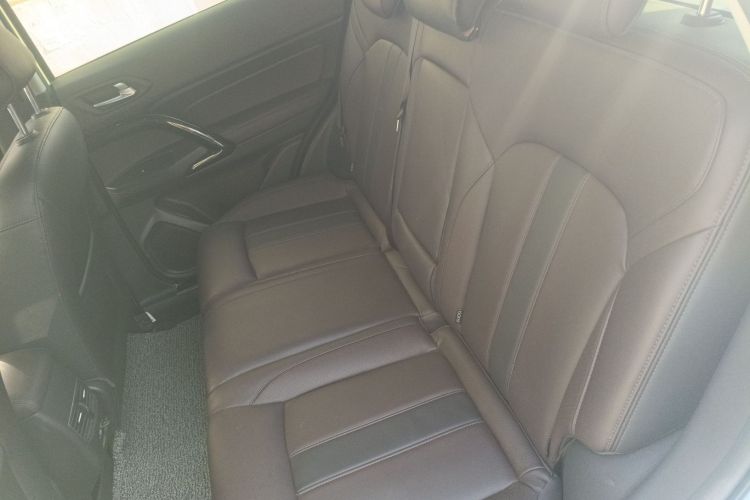 广汽传祺 传祺GS4 2018款 235T 手动两驱豪华百万纪念版中控内饰21