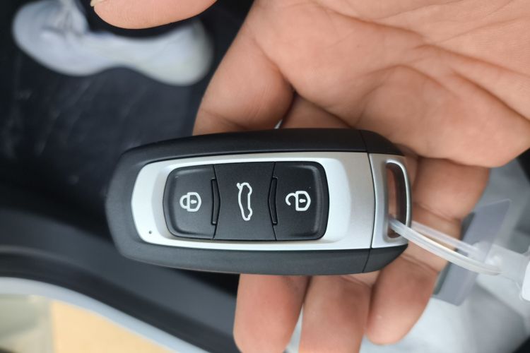 吉利银河 熊猫 2025款 210km 元气熊中控内饰11