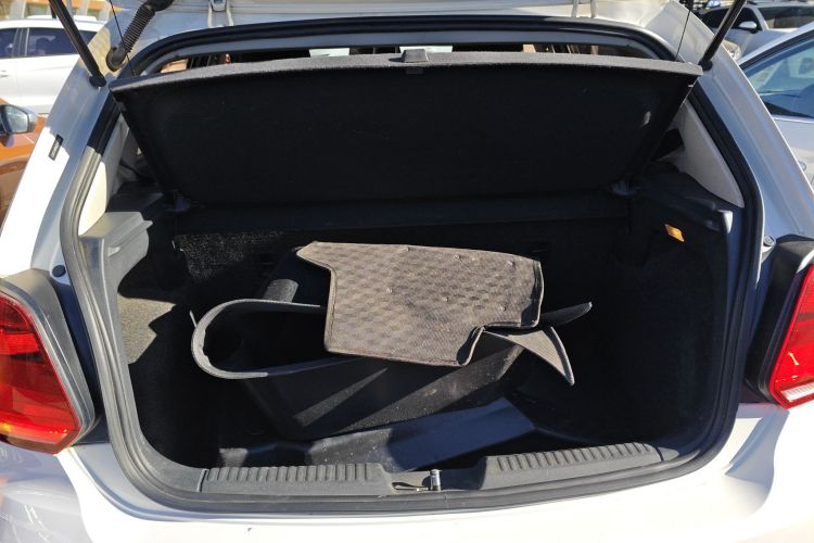 大众 Polo 2016款 1.4L 自动风尚型机舱底盘23