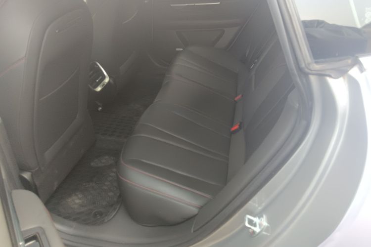 小鹏P7 2022款 480G+中控内饰7004