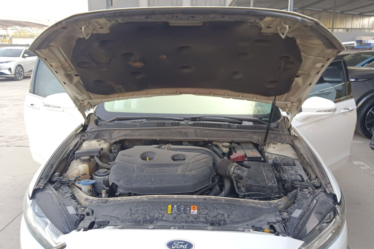 福特 蒙迪欧 2013款 2.0L GTDi240至尊型机舱底盘24