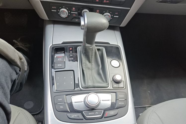 奥迪A6L 2014款 30 FSI 技术型局部细节18