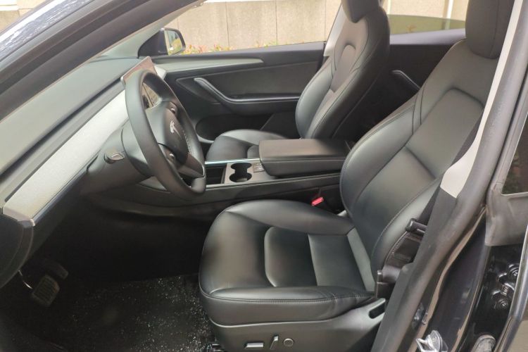 特斯拉 Model Y 2024款 长续航全轮驱动版中控内饰19