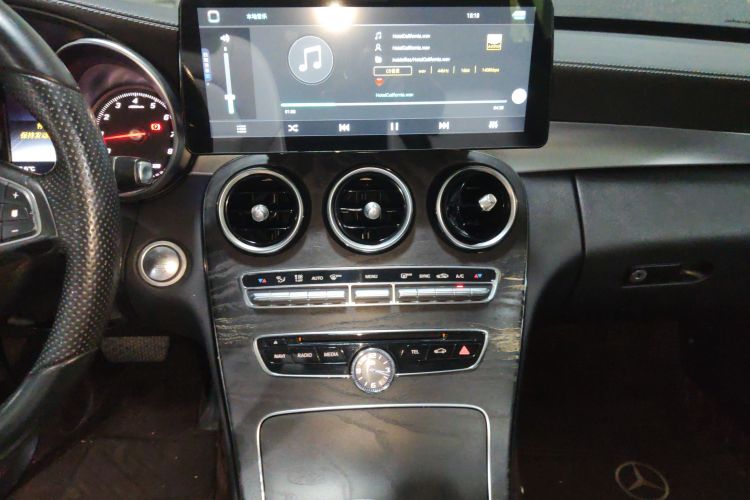 奔驰C级 2017款 C 180 L 运动版中控内饰16