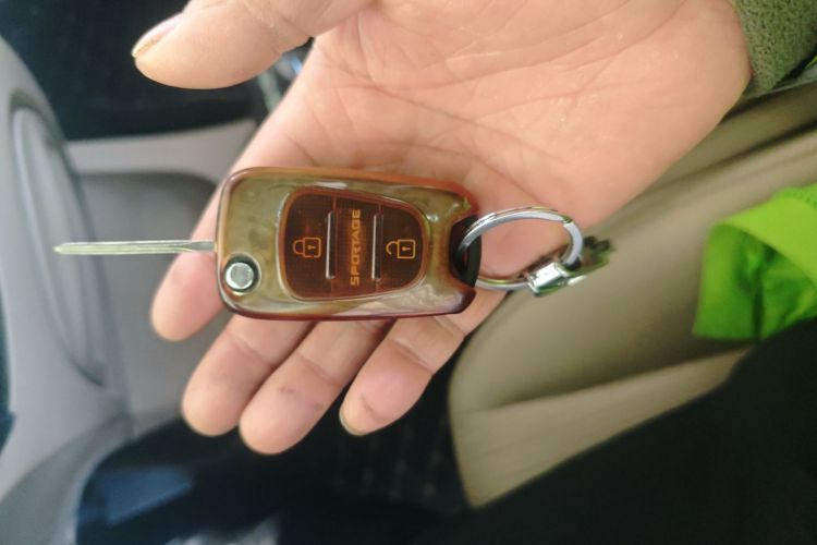 起亚 狮跑 2013款 2.0L 自动两驱版GL中控内饰11