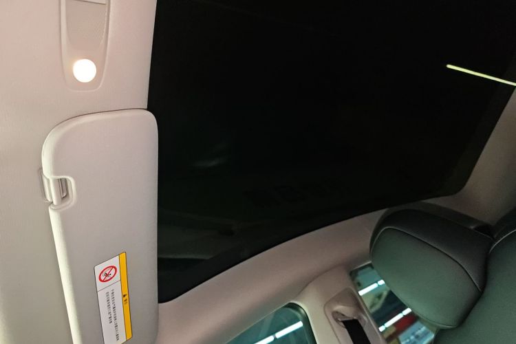 特斯拉 Model Y 2023款 后轮驱动版中控内饰22