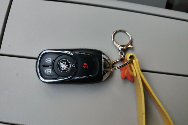 别克GL8 2023款 陆上公务舱 舒适型中控内饰11