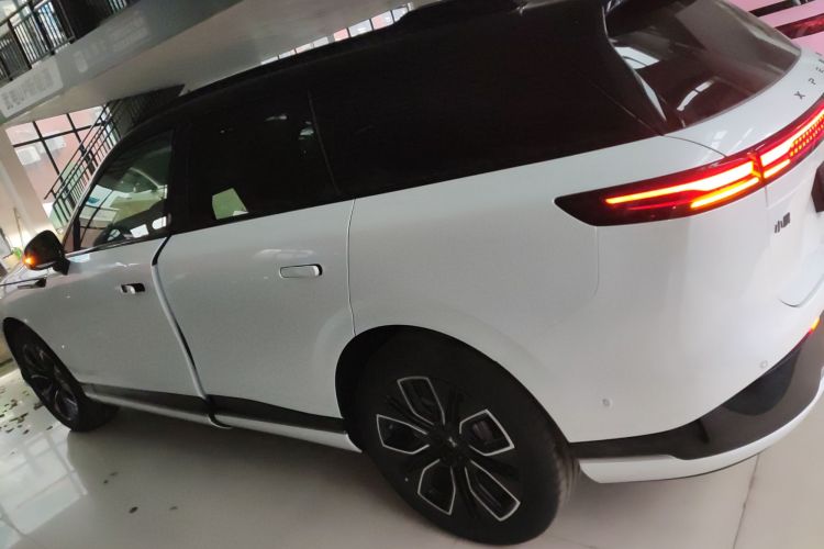 小鹏G9 2025款 725 超长续航 Max车身外观4