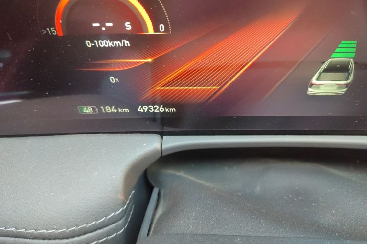 红旗E-HS9 2021款 460km 旗享版 六座中控内饰15