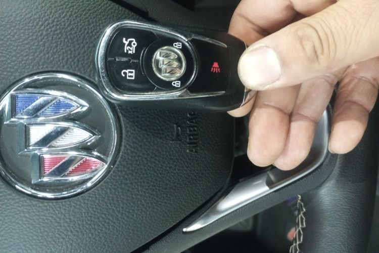 别克 君威 2021款 GS 28T 尊贵型中控内饰11