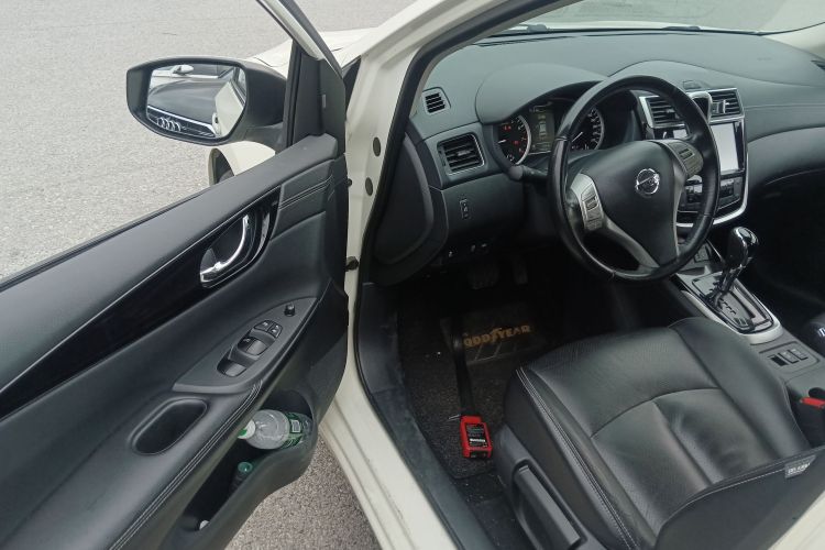 日产 骐达TIIDA 2019款 1.6L CVT智尊版 国VI中控内饰20