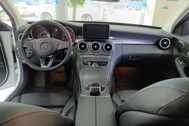 奔驰C级 2018款 C 180 L 动感型运动版中控内饰7002