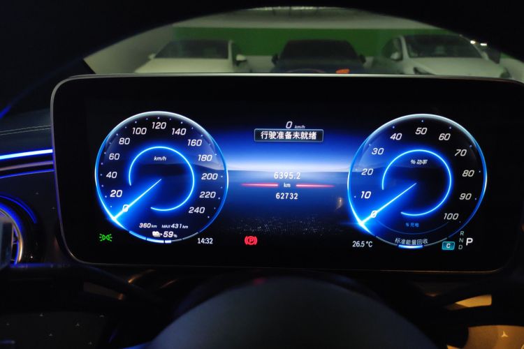 奔驰EQE 2022款 350 先型特别版中控内饰14