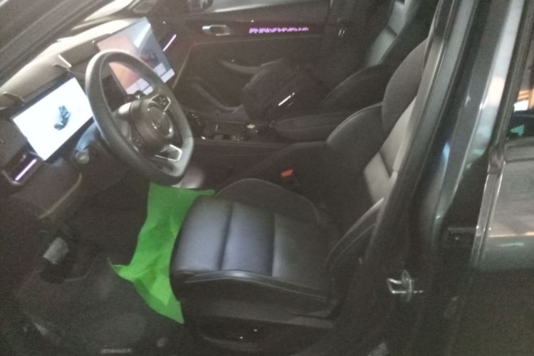 领克03 2025款 1.5TD DCT冠军版Pro中控内饰19