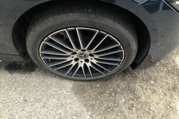 奔驰C级 2022款 改款 C 260 L 运动版车身外观10