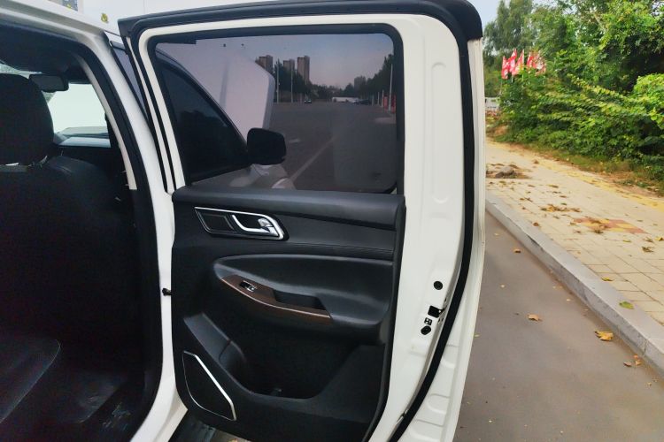 江铃 域虎9 2019款 2.0T自动汽油两驱舒享型中控内饰7006