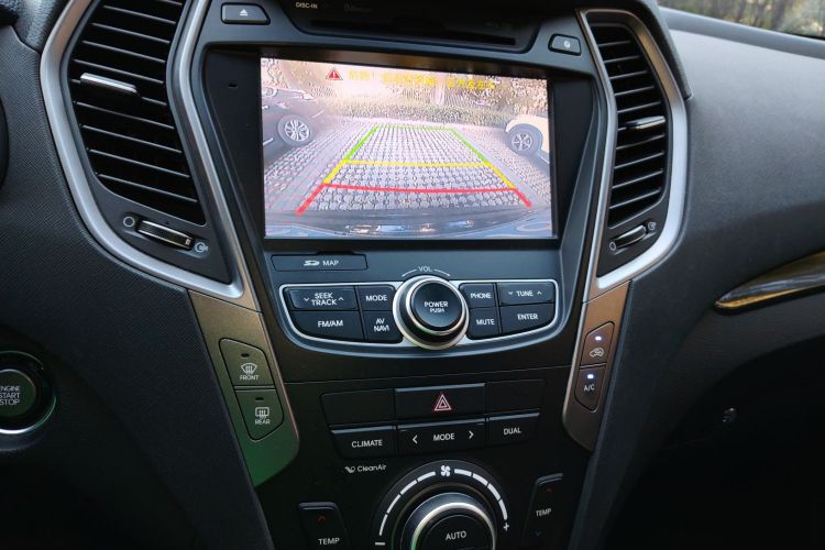 现代 胜达 2015款 2.4L 自动两驱智能型 5座中控内饰16