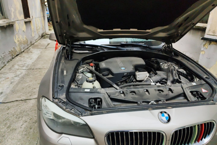 宝马5系 2013款 525Li 领先型局部细节9006