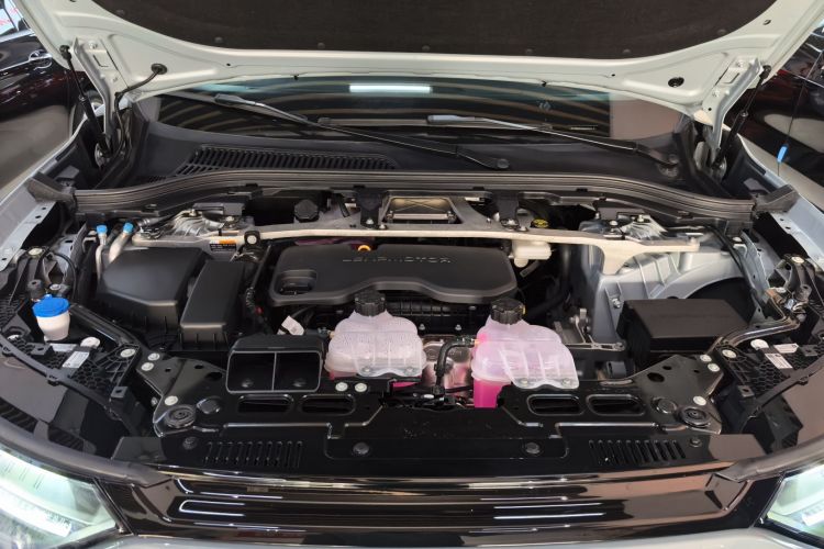 零跑汽车 零跑C11 2024款 增程 300尊享版机舱底盘24