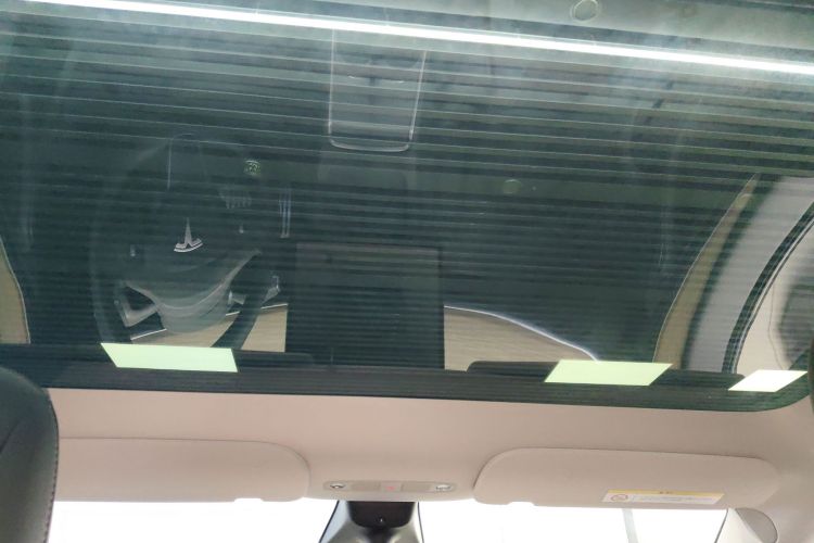 特斯拉 Model Y 2022款 Performance高性能全轮驱动版中控内饰22