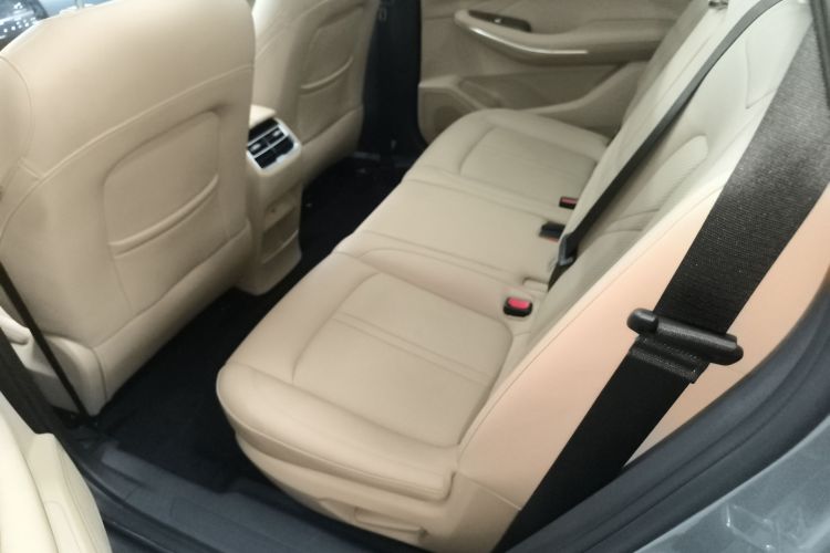 蓝电E5 2023款 1.5L DE-i 100KM臻享型 7座中控内饰21