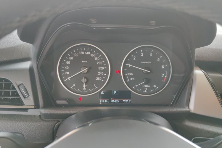 宝马2系旅行车 2016款 218i 领先型中控内饰14