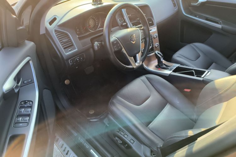 沃尔沃XC60 2017款 T5 智进版中控内饰20