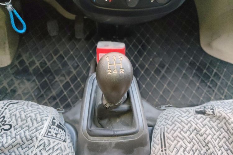 五菱汽车 五菱荣光S 2023款 1.5L 基本型 5/7座中控内饰18